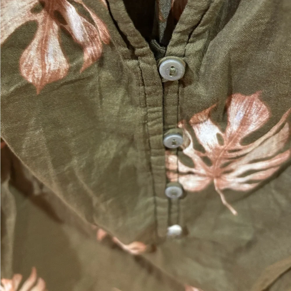 Liz Claiborne Green Leaf Print Blouse - Picture 3 of 6